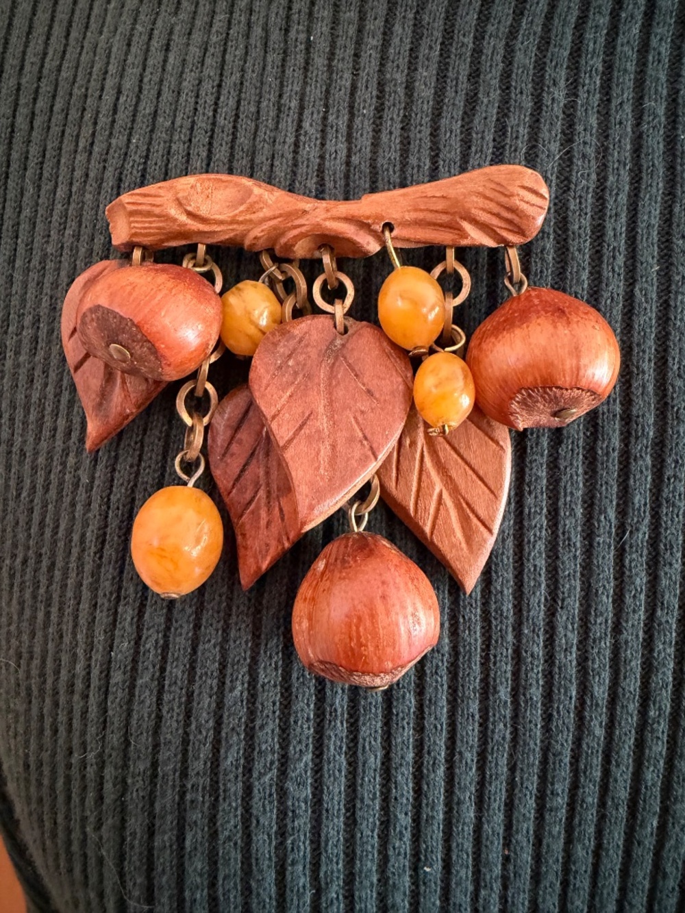 1940s WW ll Era Dangling Wood Carved Leaves & Bakelite Branch Brooch